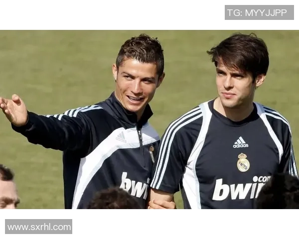 足球巨星的蜕变之路 从天才少年到世界级球员的成长历程